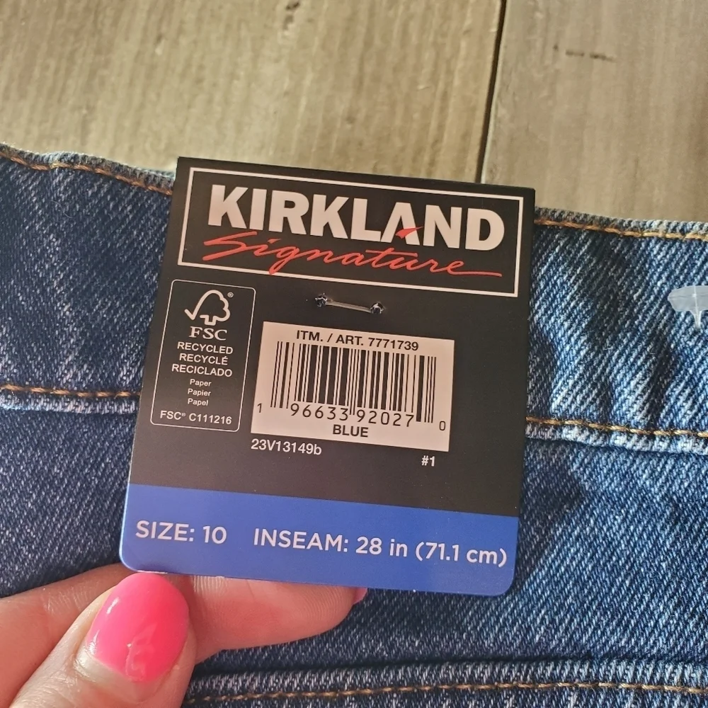 NWT Kirkland High-Rise Straight Fit Women’s Jeans Size 10